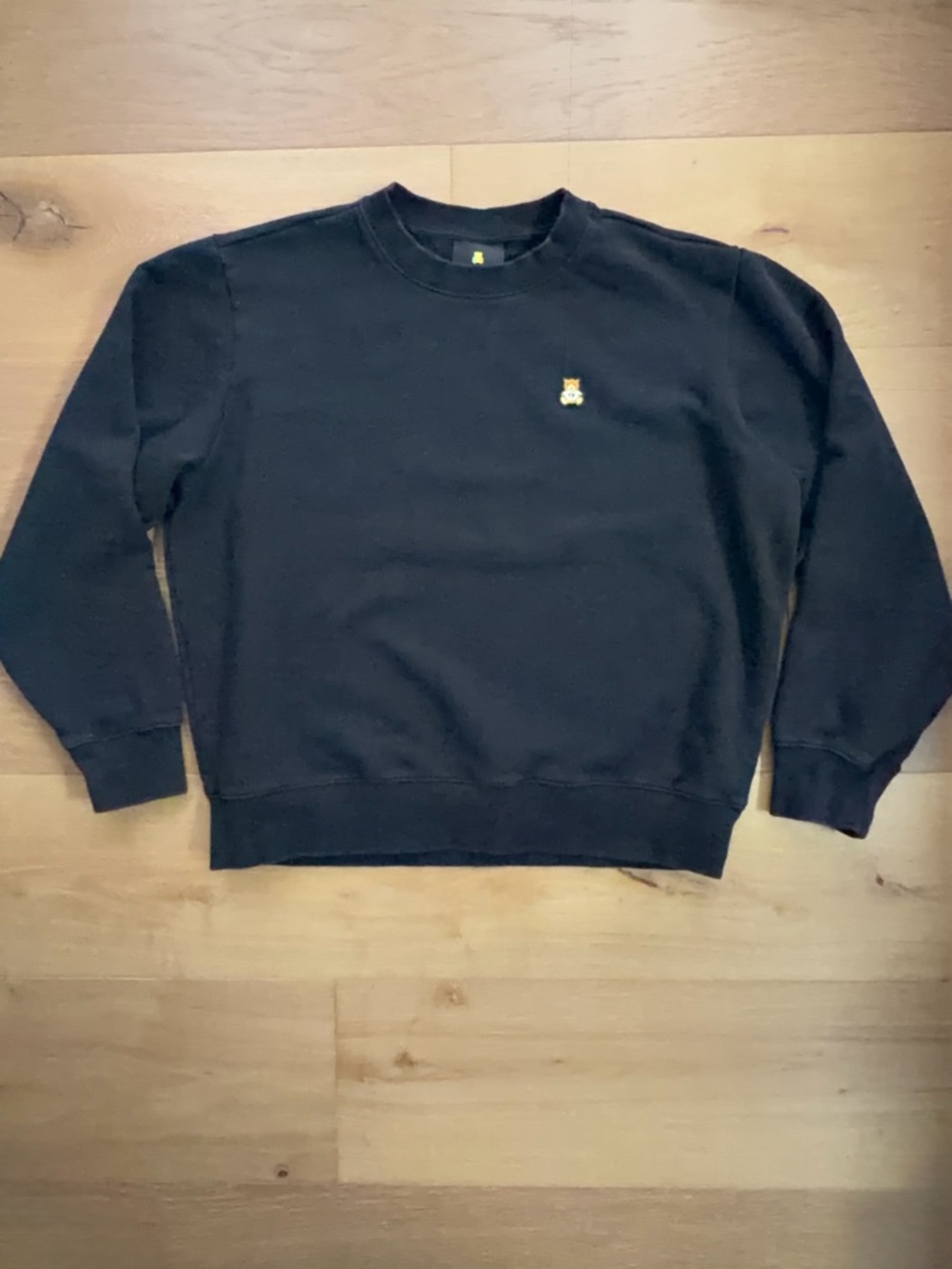 Teddy Fresh Classic Crewneck Bear Sweatshirt Black Unisex Medium Embroidered EUC